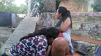 provoco a mi hermanastra y termina masturbandome en publico parte 2